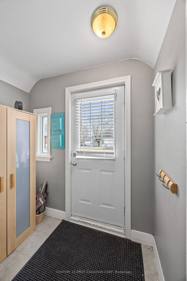 Property Photo:  24 Terrence Street  ON N5Z 1C1 