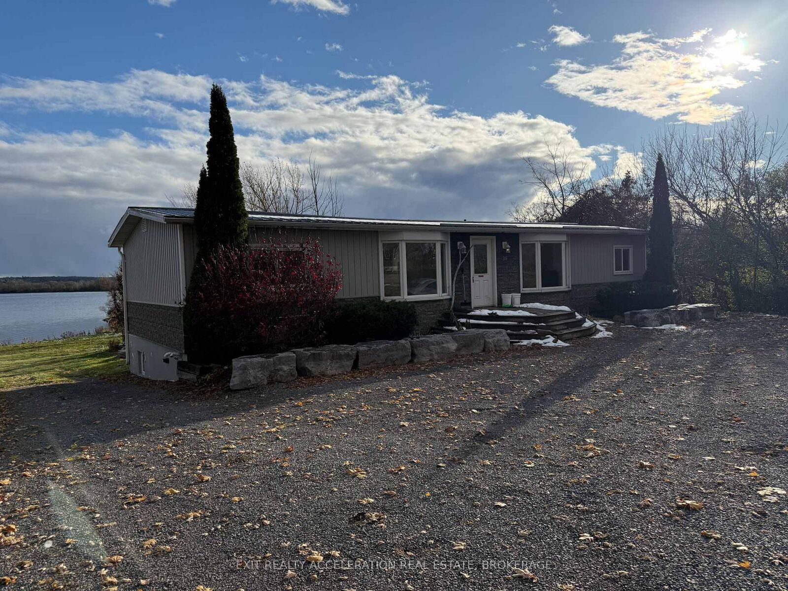 Property Photo:  38 Main Street  ON K0K 1X0 