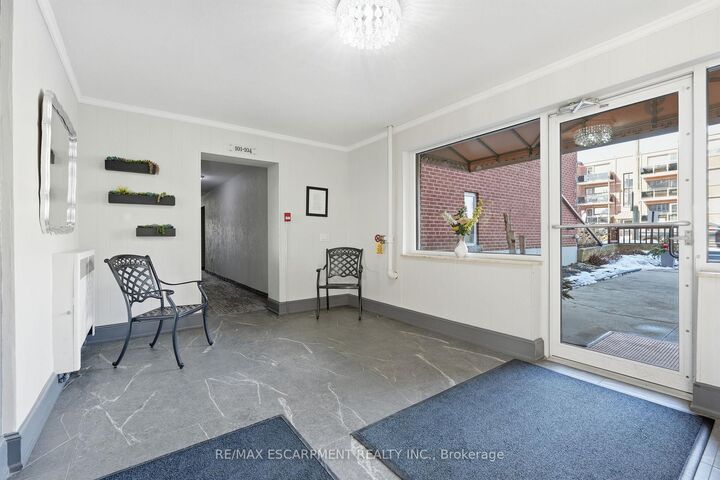 Property Photo: 9 Grant Boulevard 106 ON L9H 4L5
