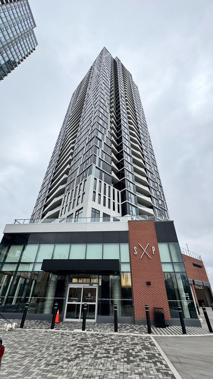25 Wellington Street S 806 — photo 1