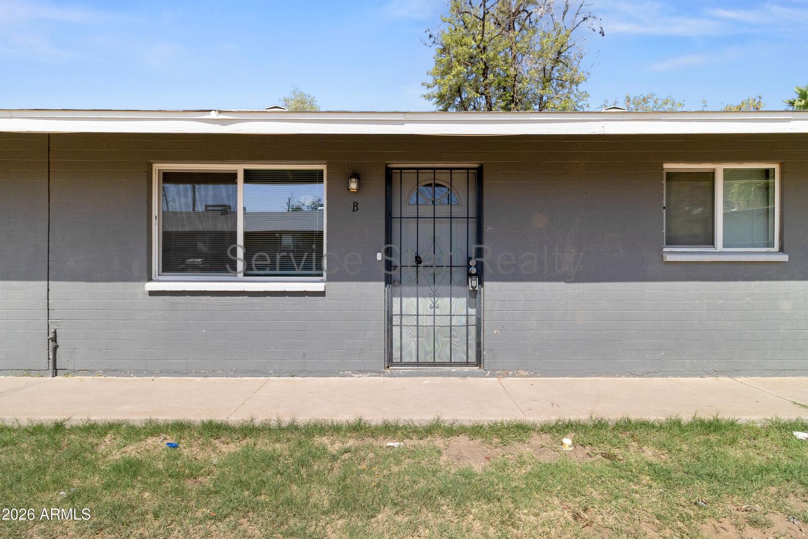 Property Photo: 1638 W Desert Cove Avenue W B AZ 85029