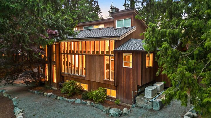 Property Photo:  25011 Ferguson Avenue  BC V2W 1H4 