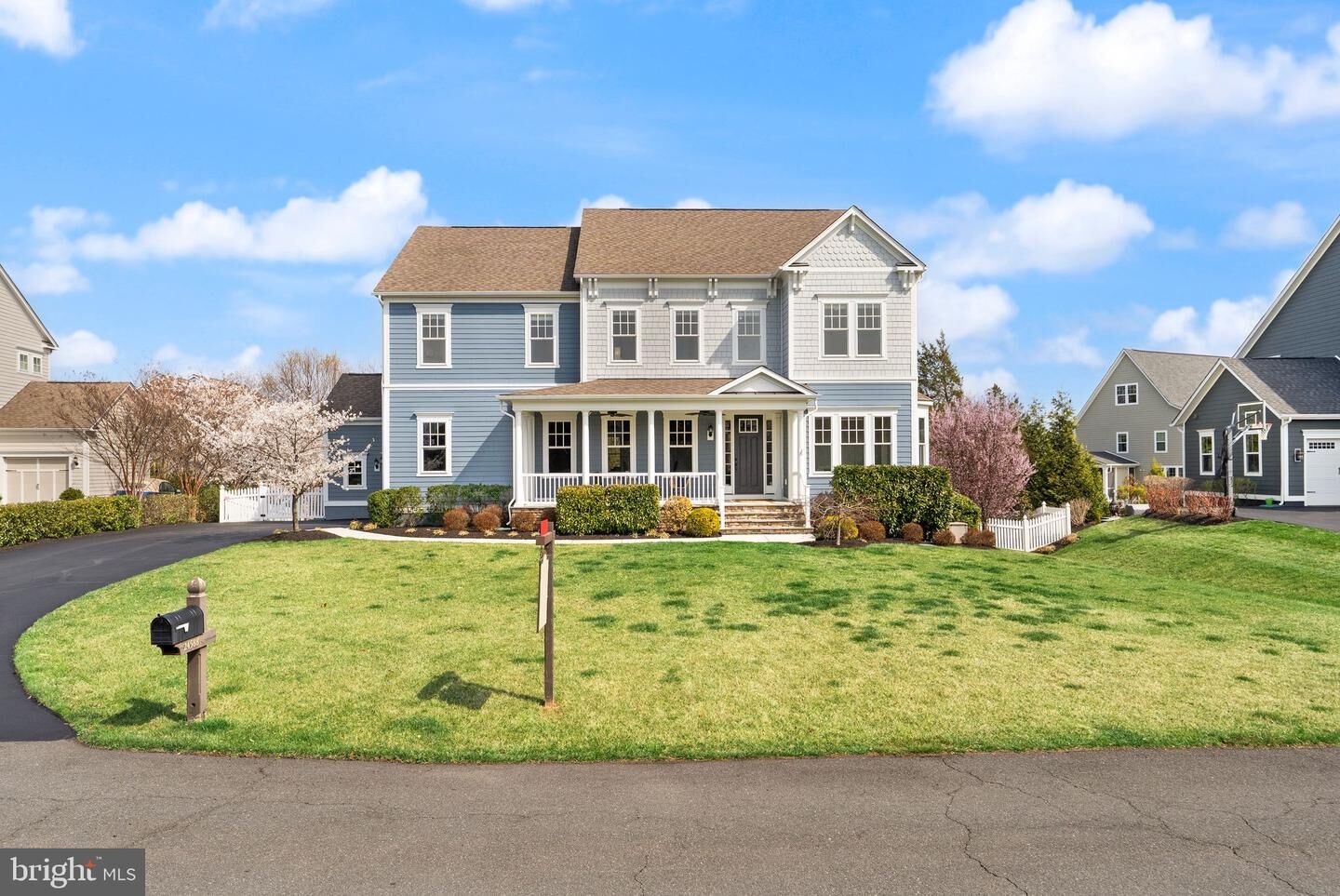 Property Photo: 24588 Buckwheat Lane VA 20105
