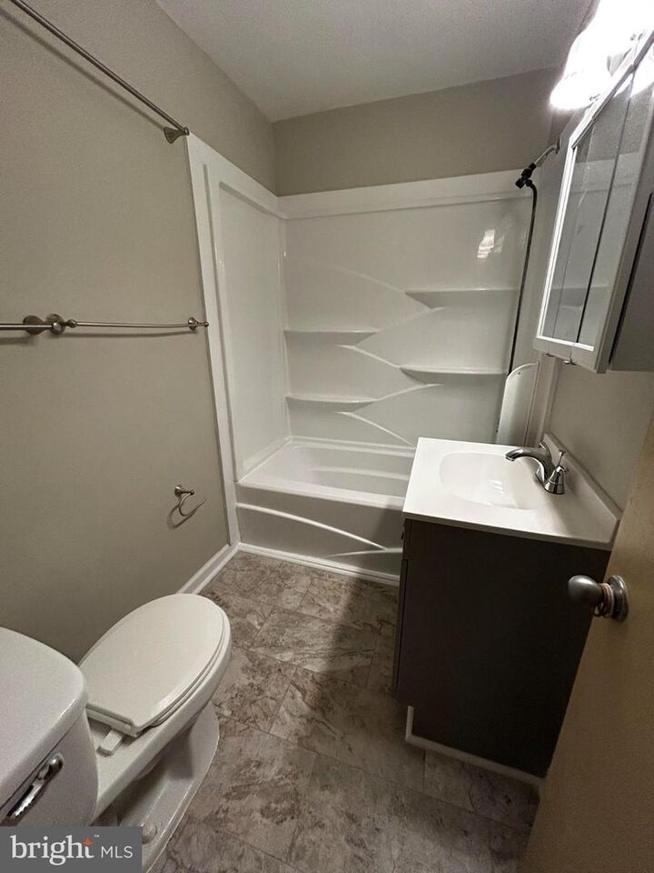 Property Photo: 220 Ivanhoe Court VA 22401