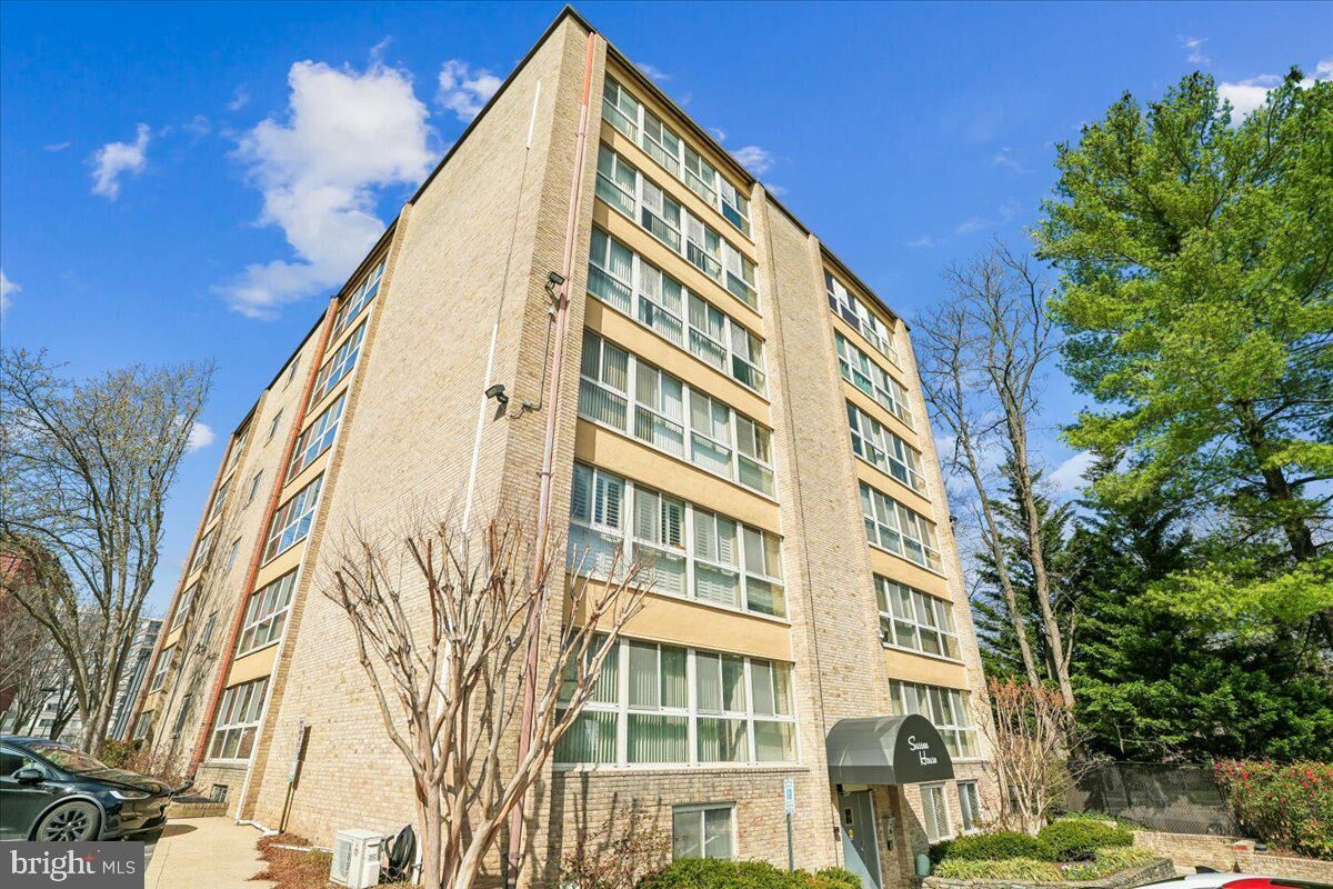 Property Photo:  4970 Battery Lane 409  MD 20814 