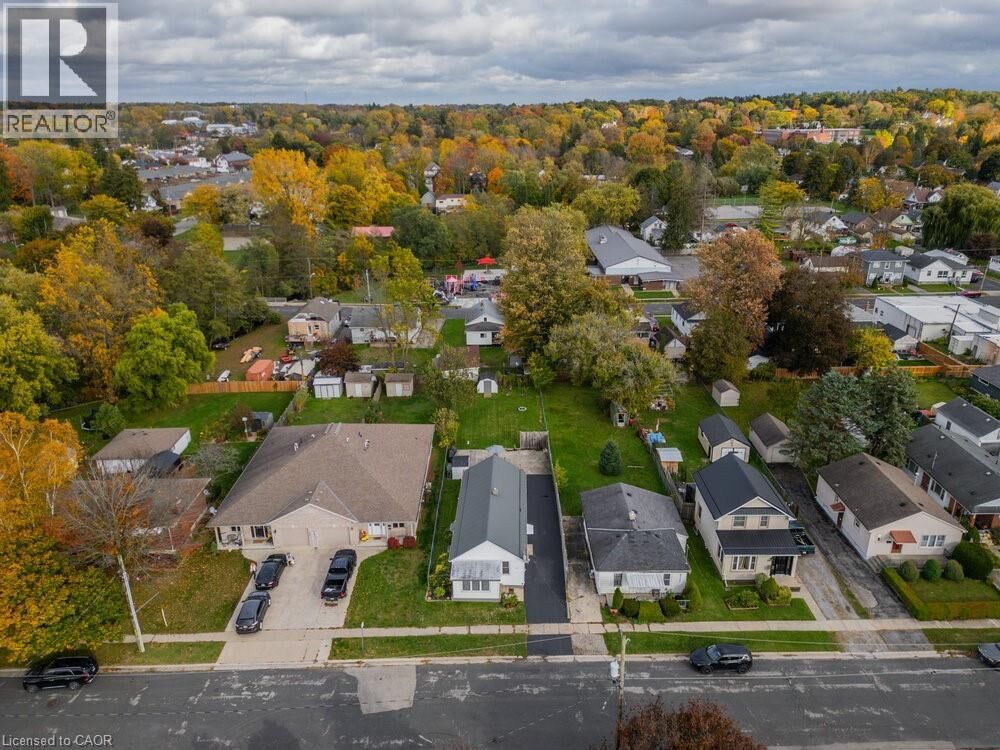 Property Photo:  259 Metcalfe Street North  ON N3Y 3Y1 