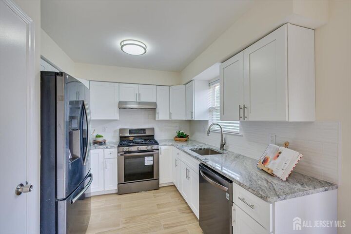 Property Photo:  13 Peachtree Lane  NJ 08831 