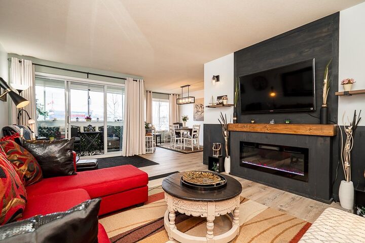 Property Photo: 32823 Landeau Place 306 BC V2S 6S6