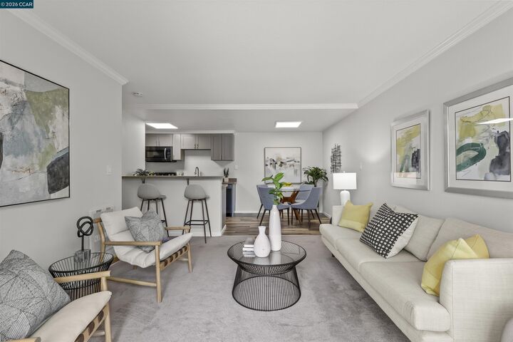 Property Photo:  590 El Dorado Ave 214  CA 94611 