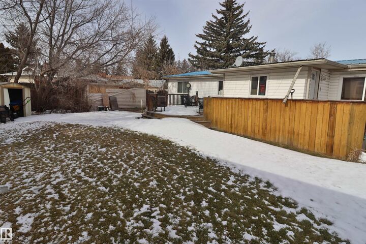 Property Photo:  11 Willow Park Estates  AB T9E 5P9 