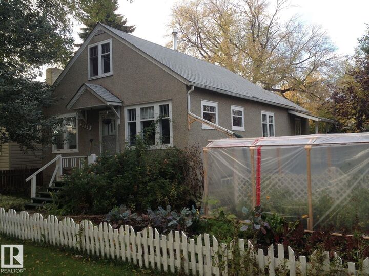 Property Photo:  9828 78 Avenue NW  AB T6E 1N3 