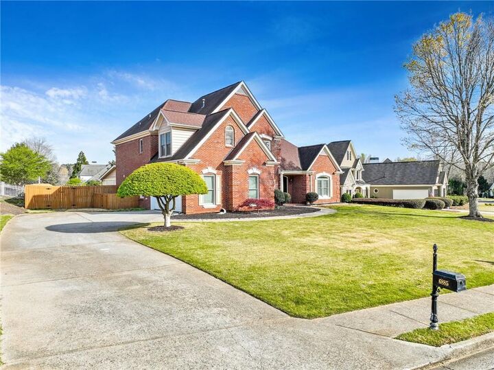 Property Photo:  6885 Grassmoor Grange Way  GA 30040 