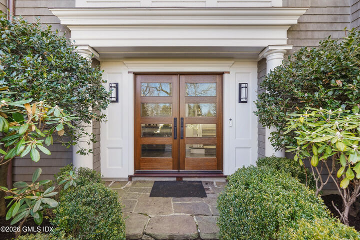 Property Photo:  8 Willowmere Avenue  CT 06878 