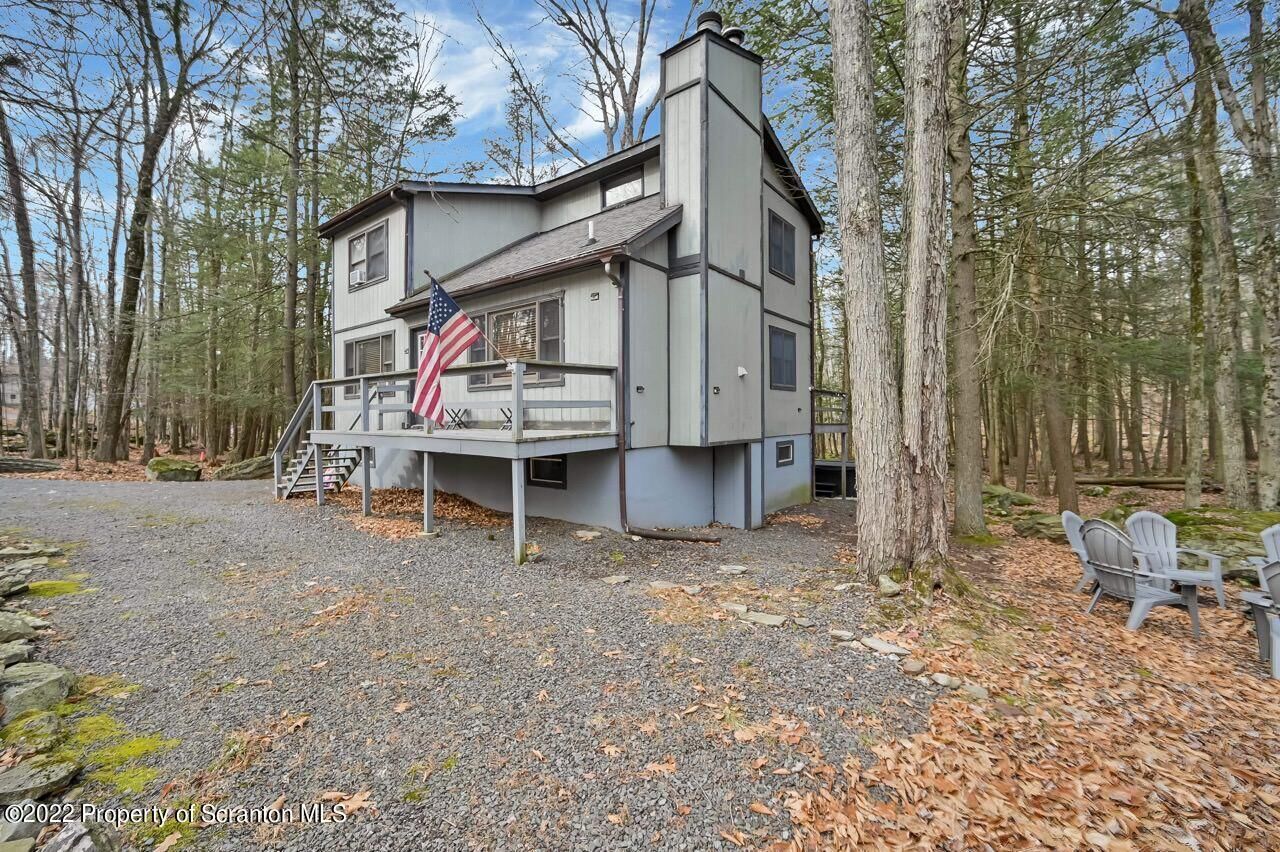 Property Photo: 87 N Fairway Drive PA 18436