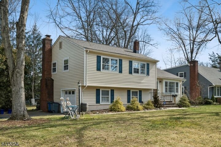 Property Photo:  76 Magnolia Dr  NJ 07974 