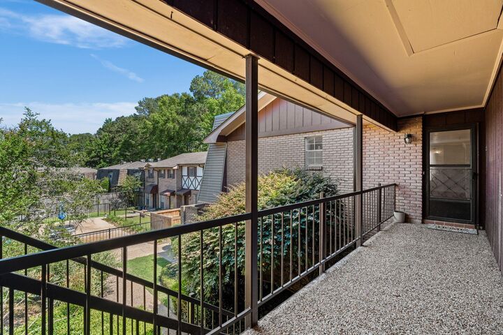 Property Photo:  2900 Lincoln #8  MS 39402 
