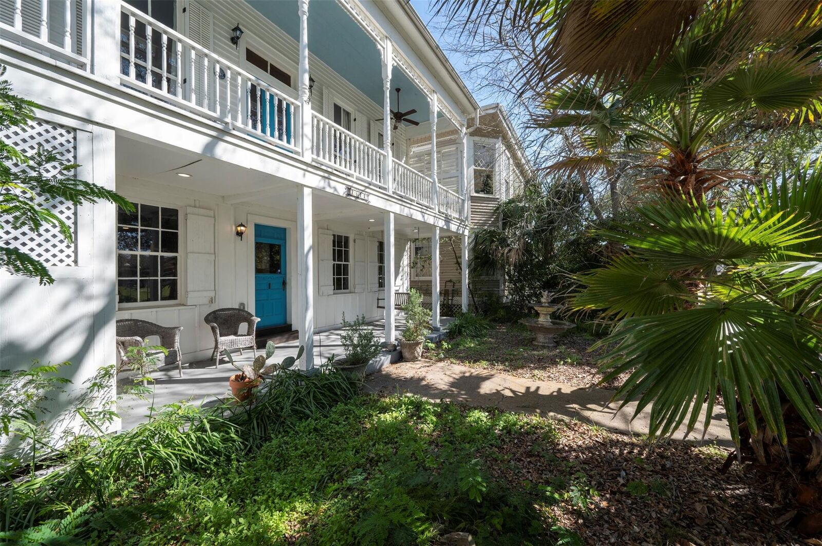 Property Photo:  2622 Ursuline Street  TX 77550 
