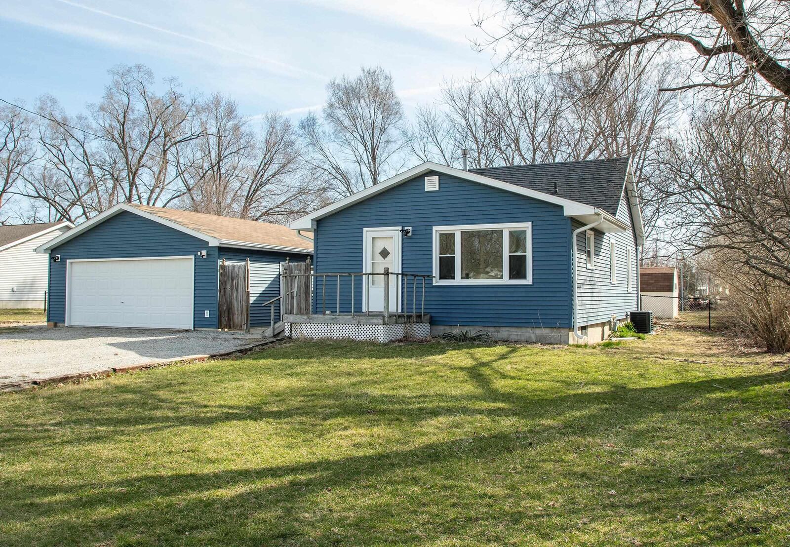 Property Photo:  815 Fox Avenue  IA 50707 