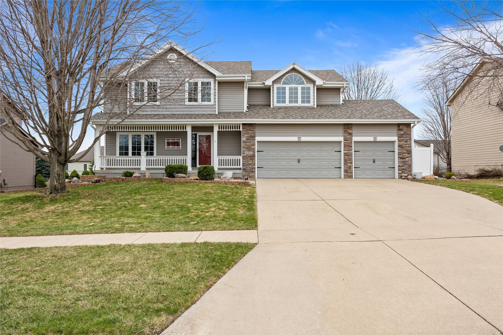 Property Photo:  2302 NE Bel Aire Drive  IA 50021 