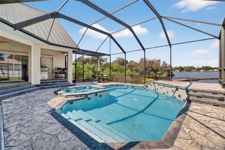 Property Photo:  1028 S Lake Mariam Drive  FL 33884 