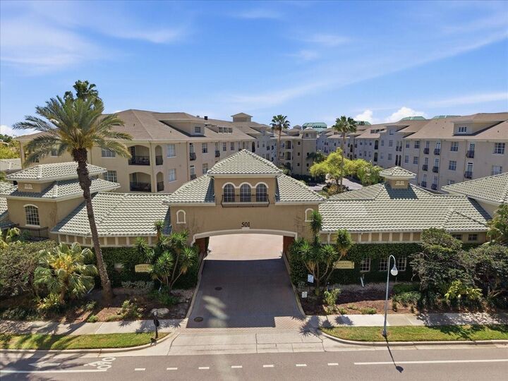 Property Photo:  501 Knights Run Avenue 1320  FL 33602 