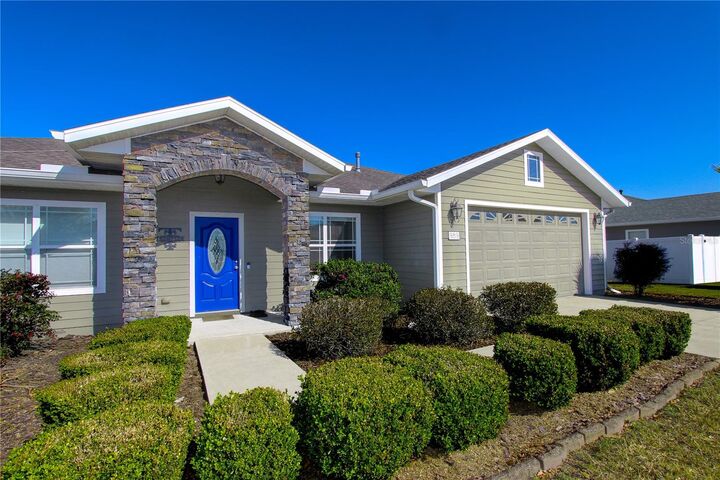 Property Photo:  989 NW 231st Way  FL 32669 