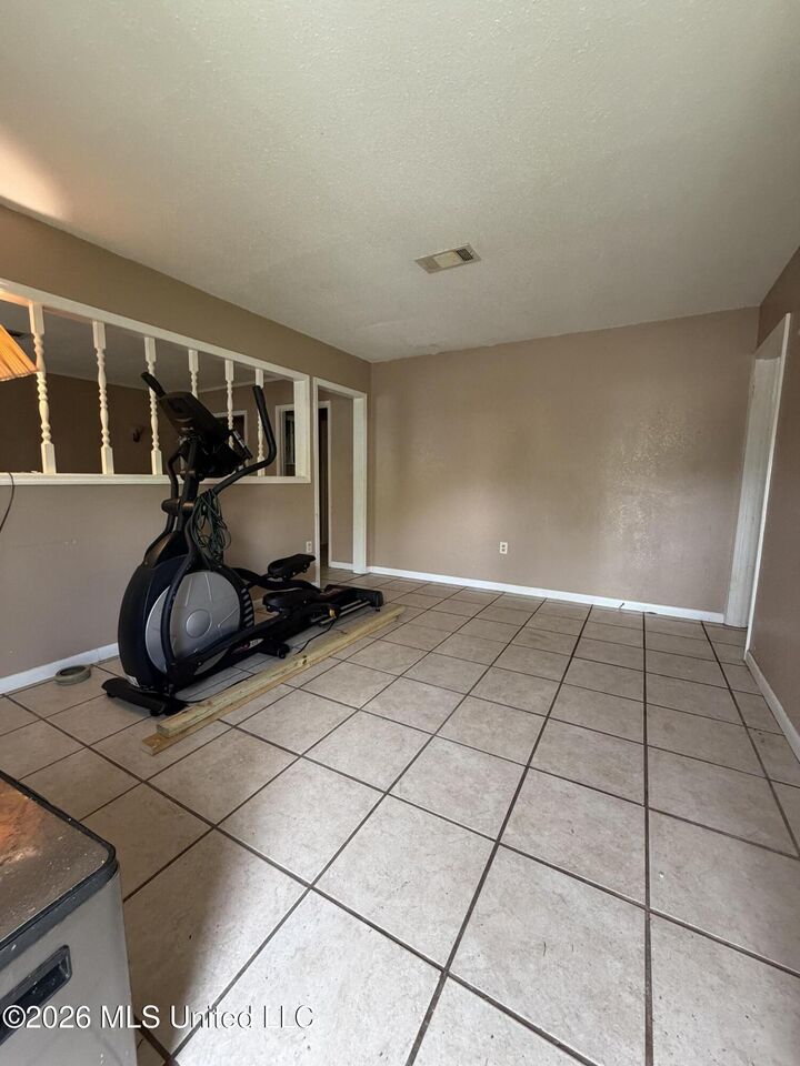 Property Photo: 2205 University Street MS 39553