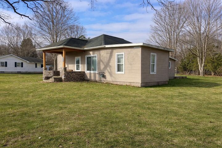 Property Photo:  165 S Elm Street  MI 49421 