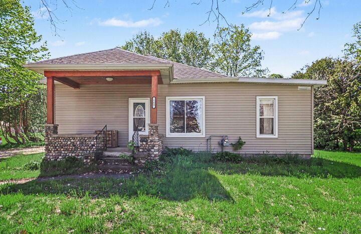 Property Photo:  165 S Elm Street  MI 49421 