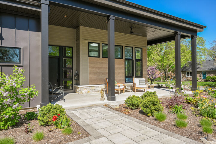 Property Photo:  611 S Loomis Street  IL 60540 