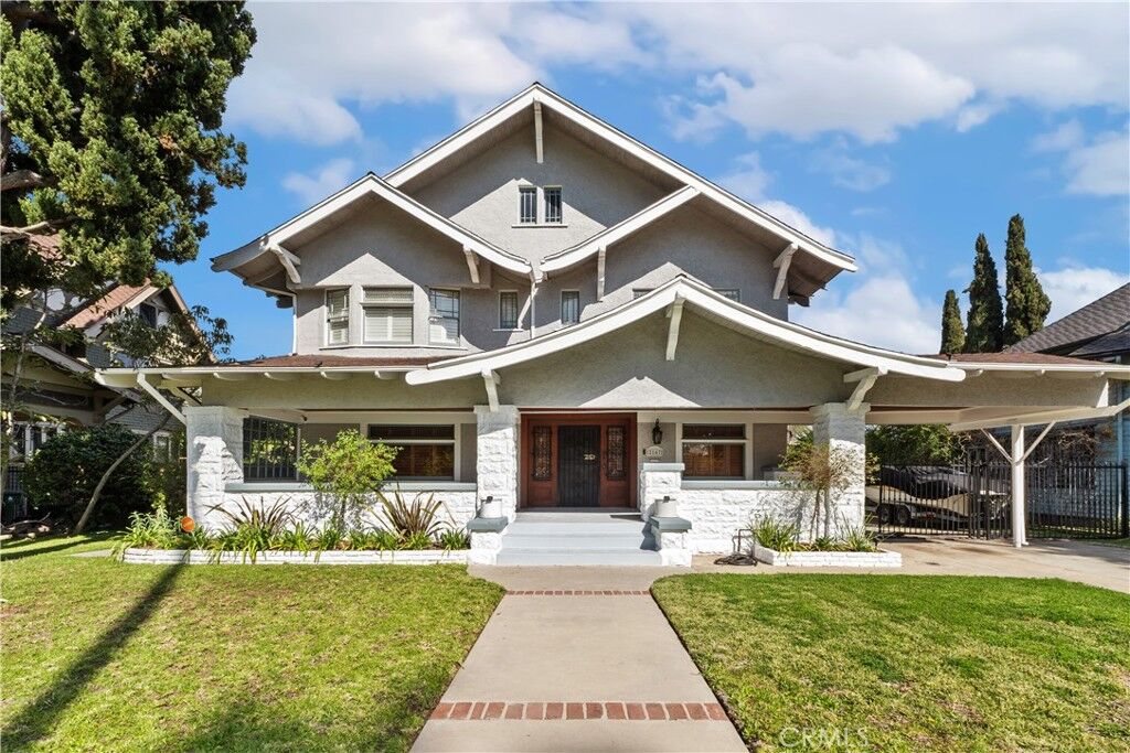 Property Photo: 2167 W 20th CA 90018