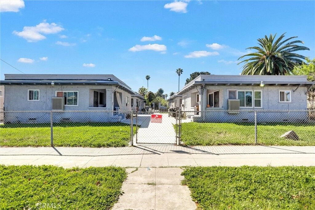 Property Photo: 551 W 7th CA 92410