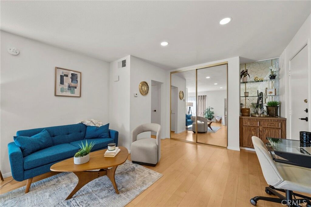 Property Photo:  1735 N Fuller 425  CA 90046 