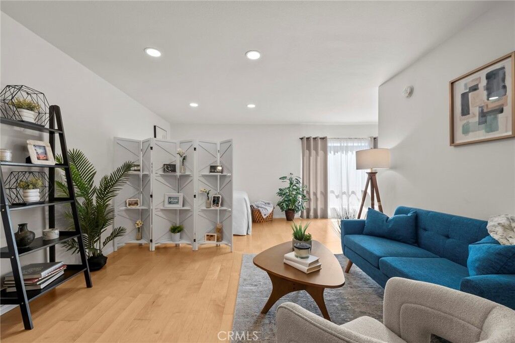 Property Photo: 1735 Fuller 425 CA 90046