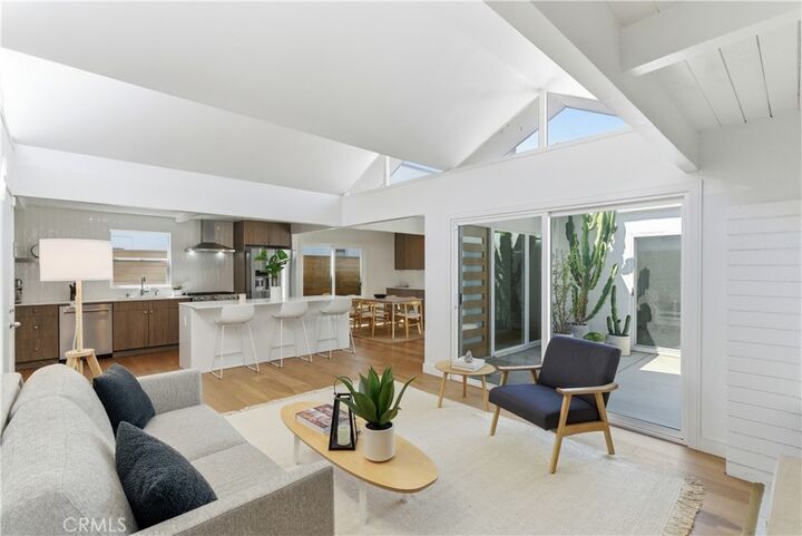 Property Photo:  258 Walnut  CA 92663 