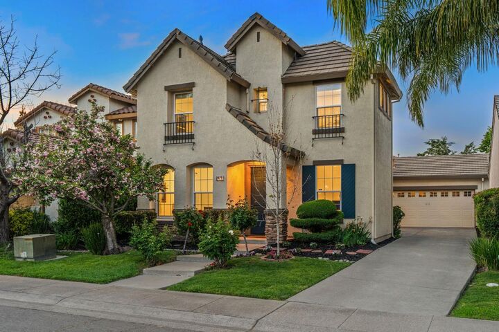 Property Photo: 2070 Fenmore Way CA 95835