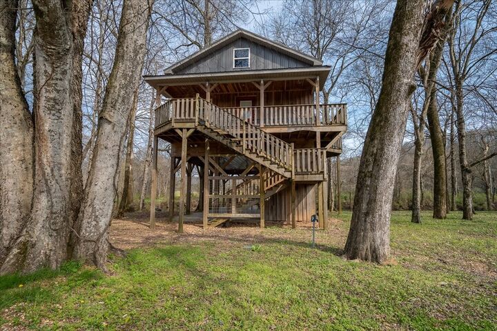 Property Photo:  516 Barney Ln  TN 38486 