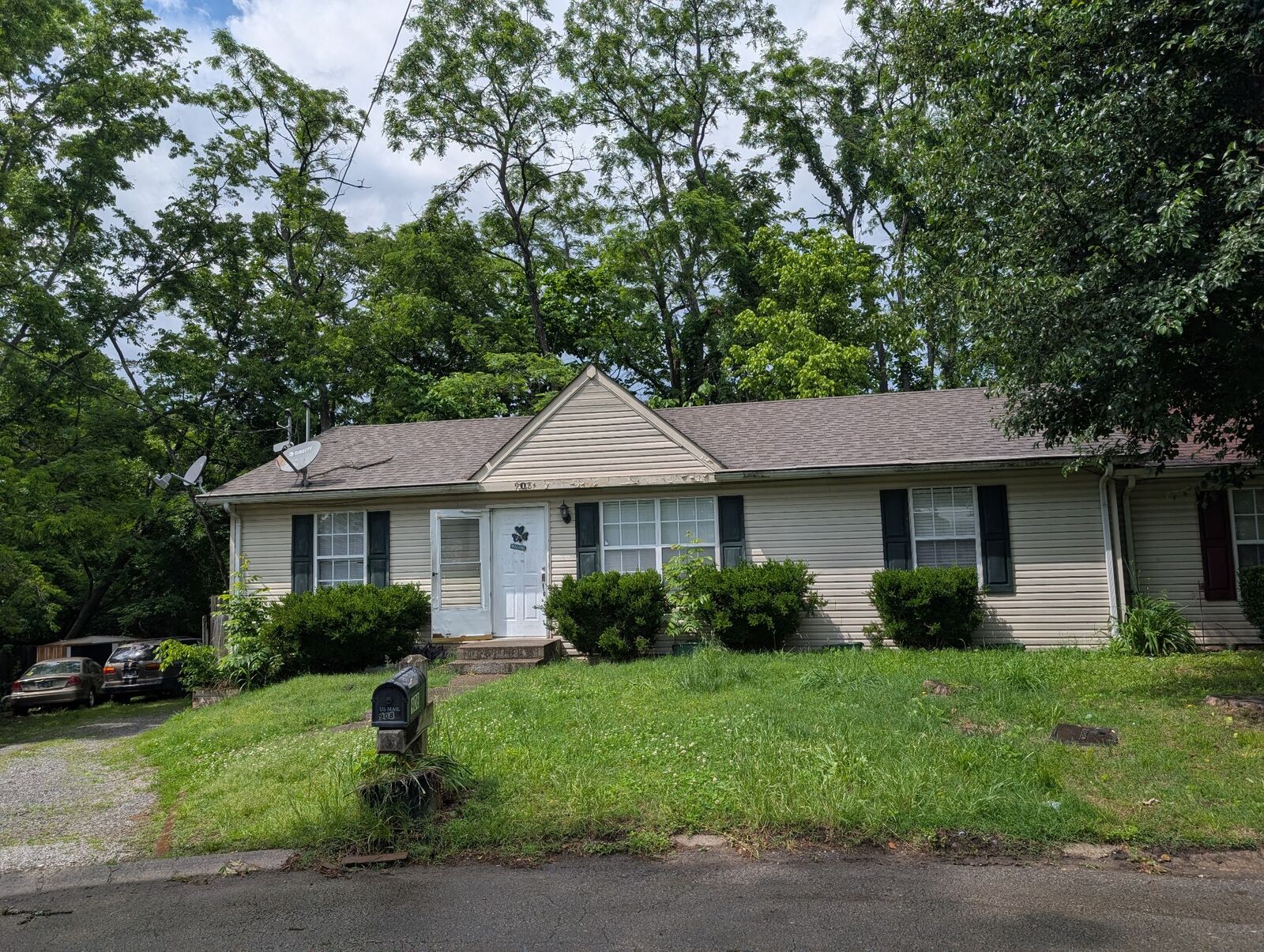 Property Photo:  908 Keeley Ct  TN 37211 