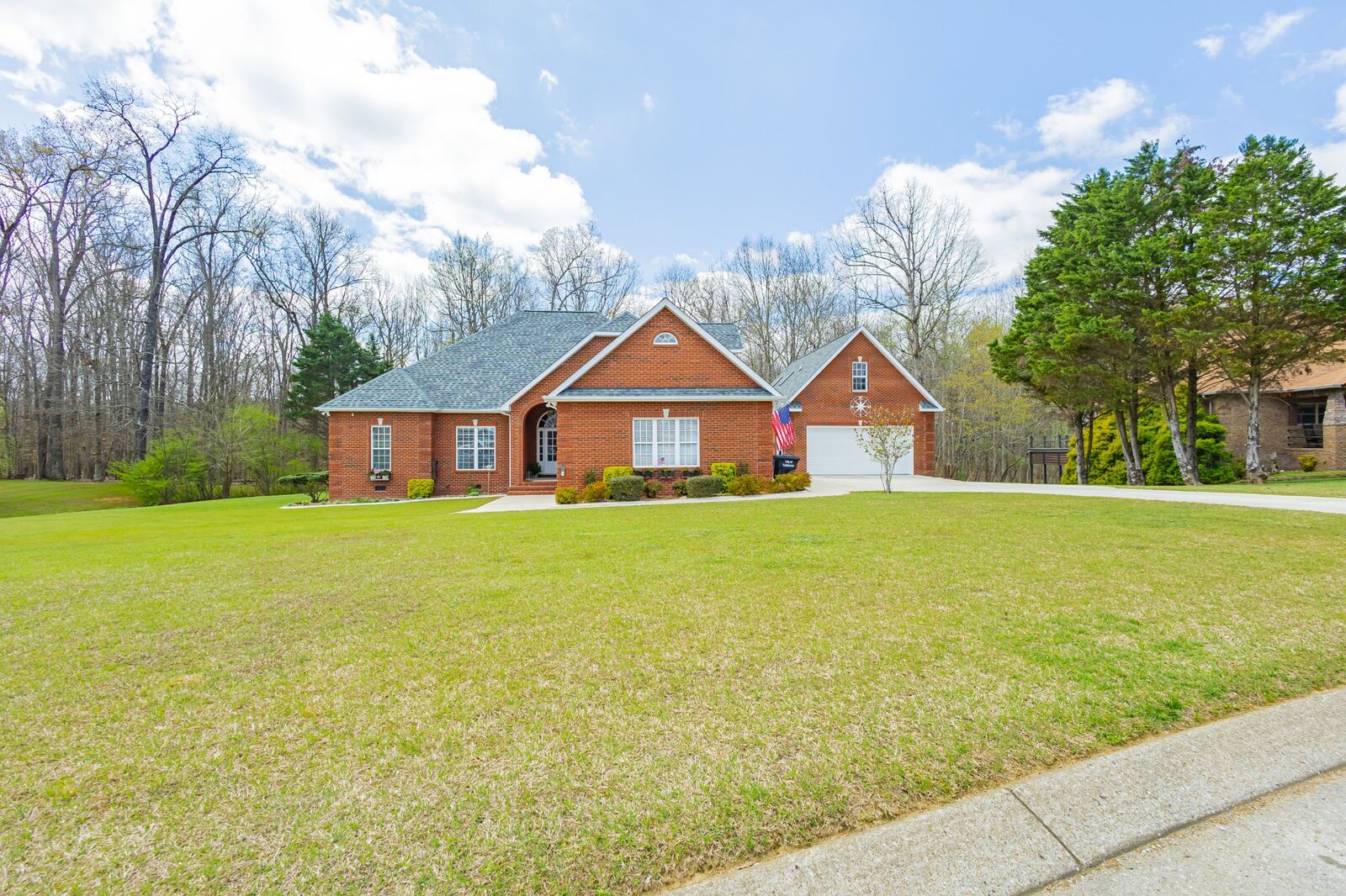 Property Photo:  306 Hillcrest Dr  TN 37388 