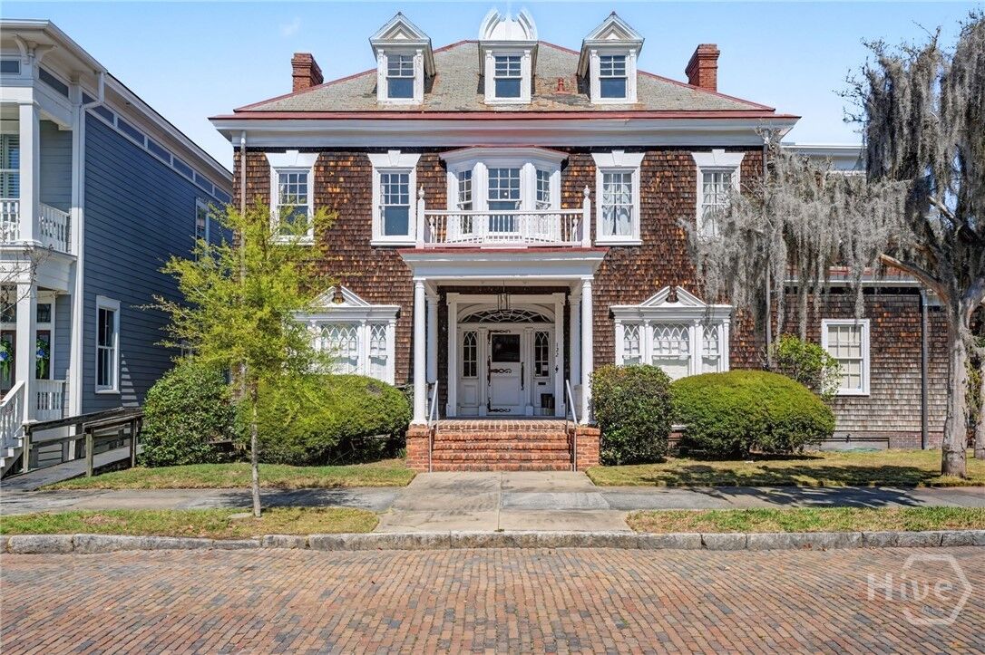 Property Photo:  122 E 36th Street  GA 31401 