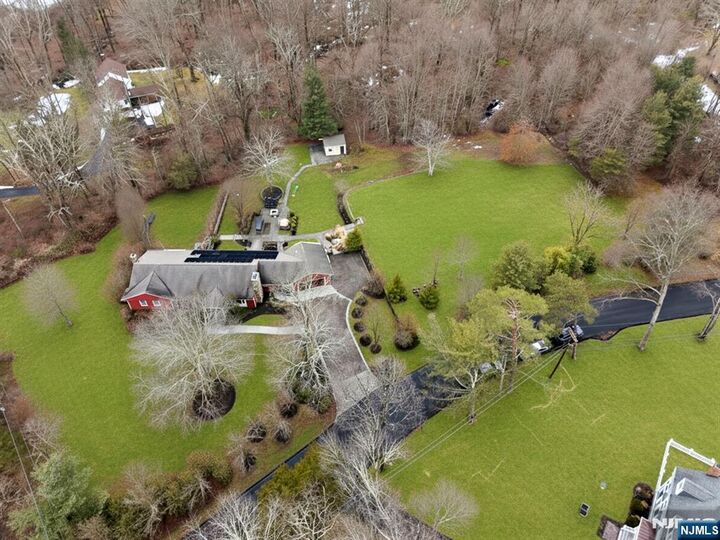 Property Photo:  2 Old Orchard Road  NJ 07960 