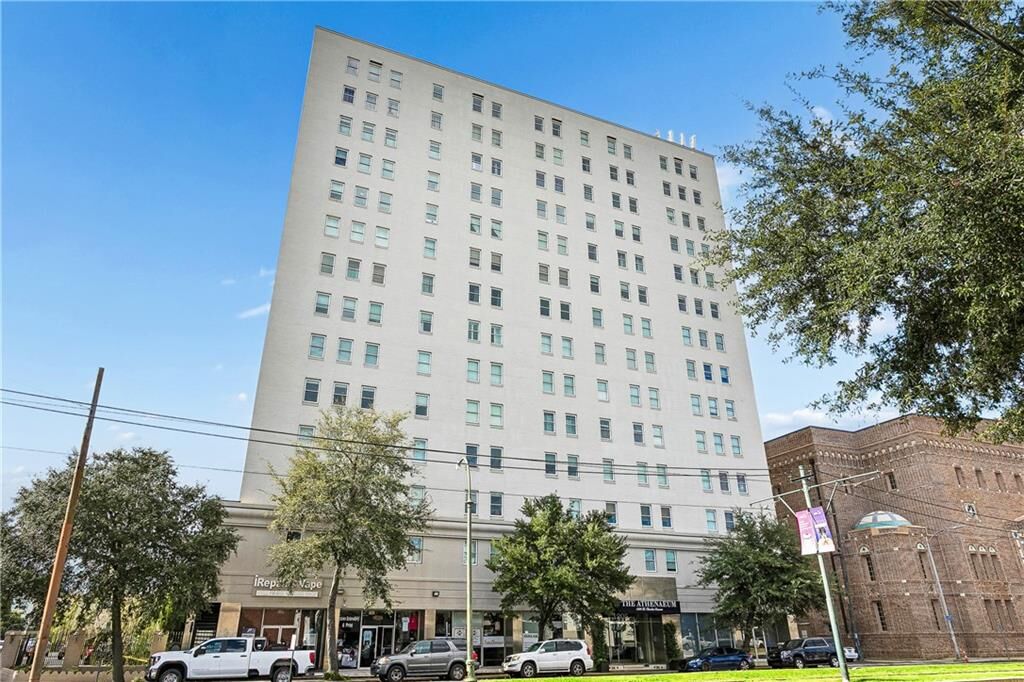 Property Photo:  1205 St Charles Avenue 810  LA 70130 