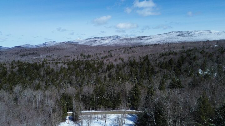 Property Photo: 260 Weaver Road VT 05462