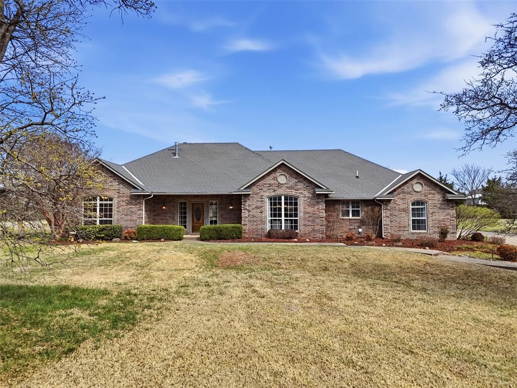 Property Photo: 7951 Lake Vista Road OK 73034