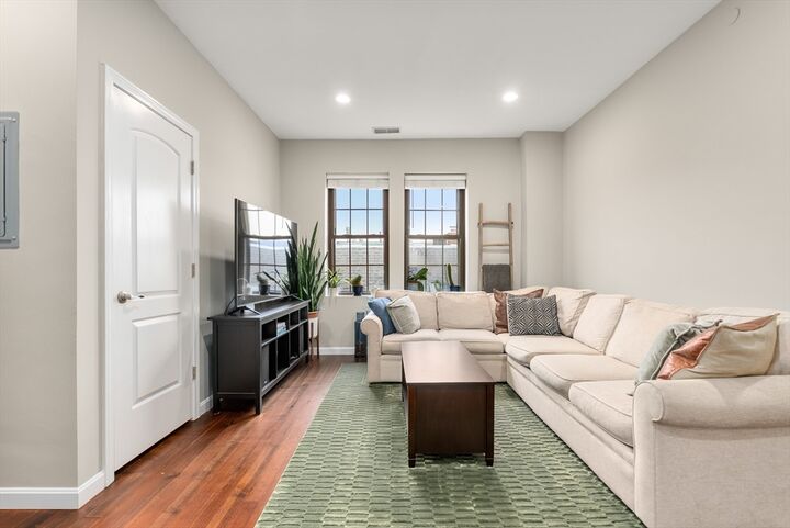 Property Photo: 81 Broadway 11 MA 02150