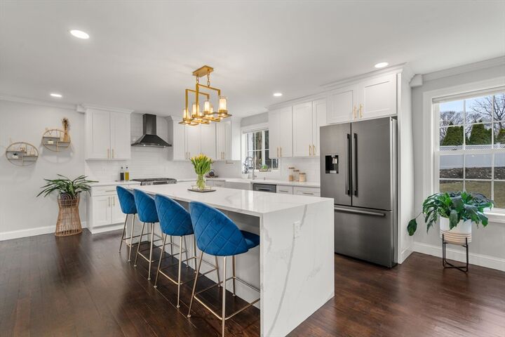 Property Photo:  6 Ash St  MA 01760 