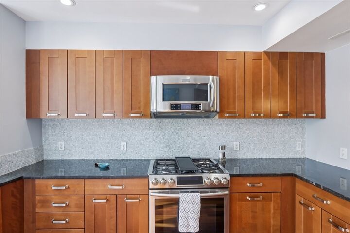 Property Photo:  21 Oak St 1  MA 02129 