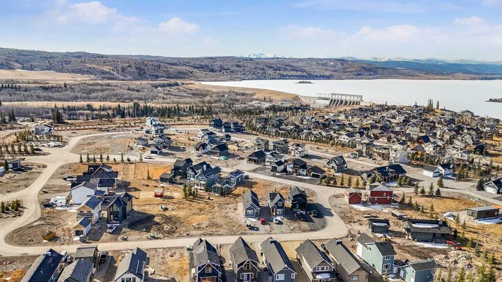 Property Photo: 116 Cottageclub Drive AB T4C 1B1