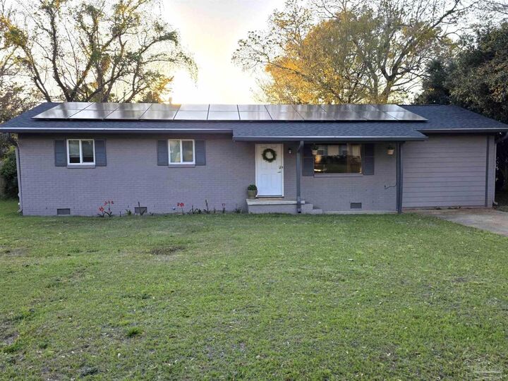 Property Photo: 763 N 79th Ave FL 32506