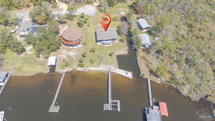 Property Photo: 5875 Hurst Hammock Rd FL 32526